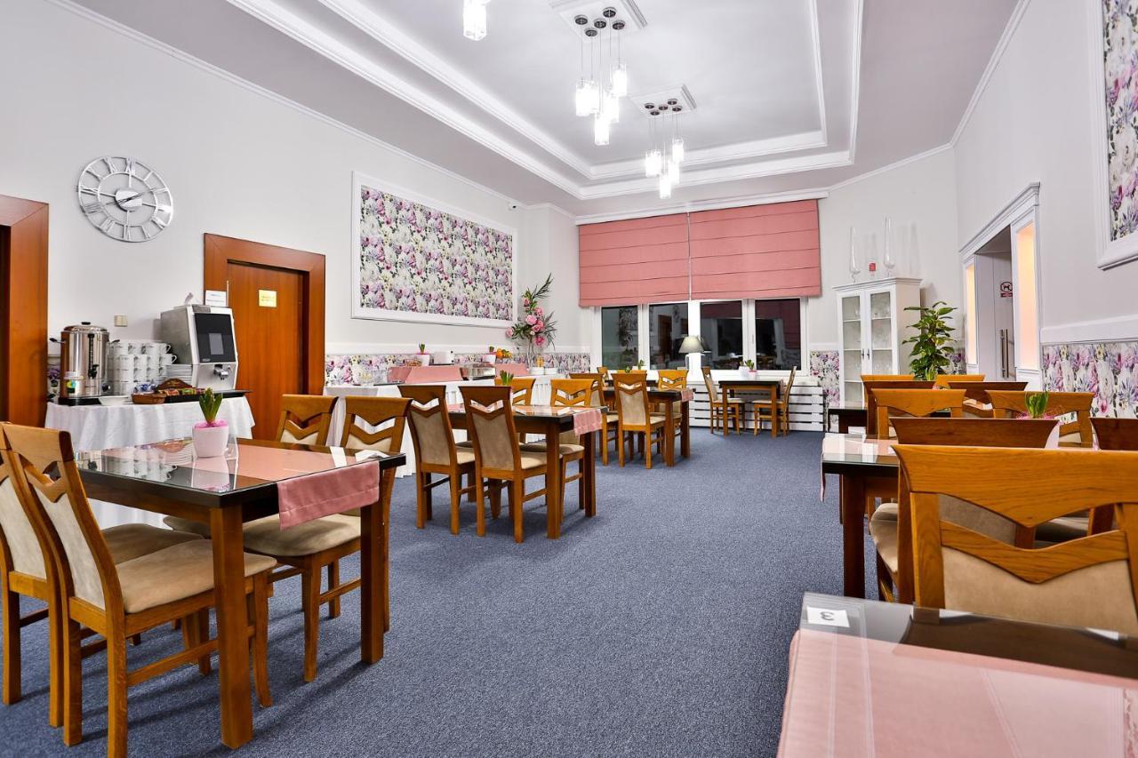 Hotel Wiosna รับกา ภายนอก รูปภาพ