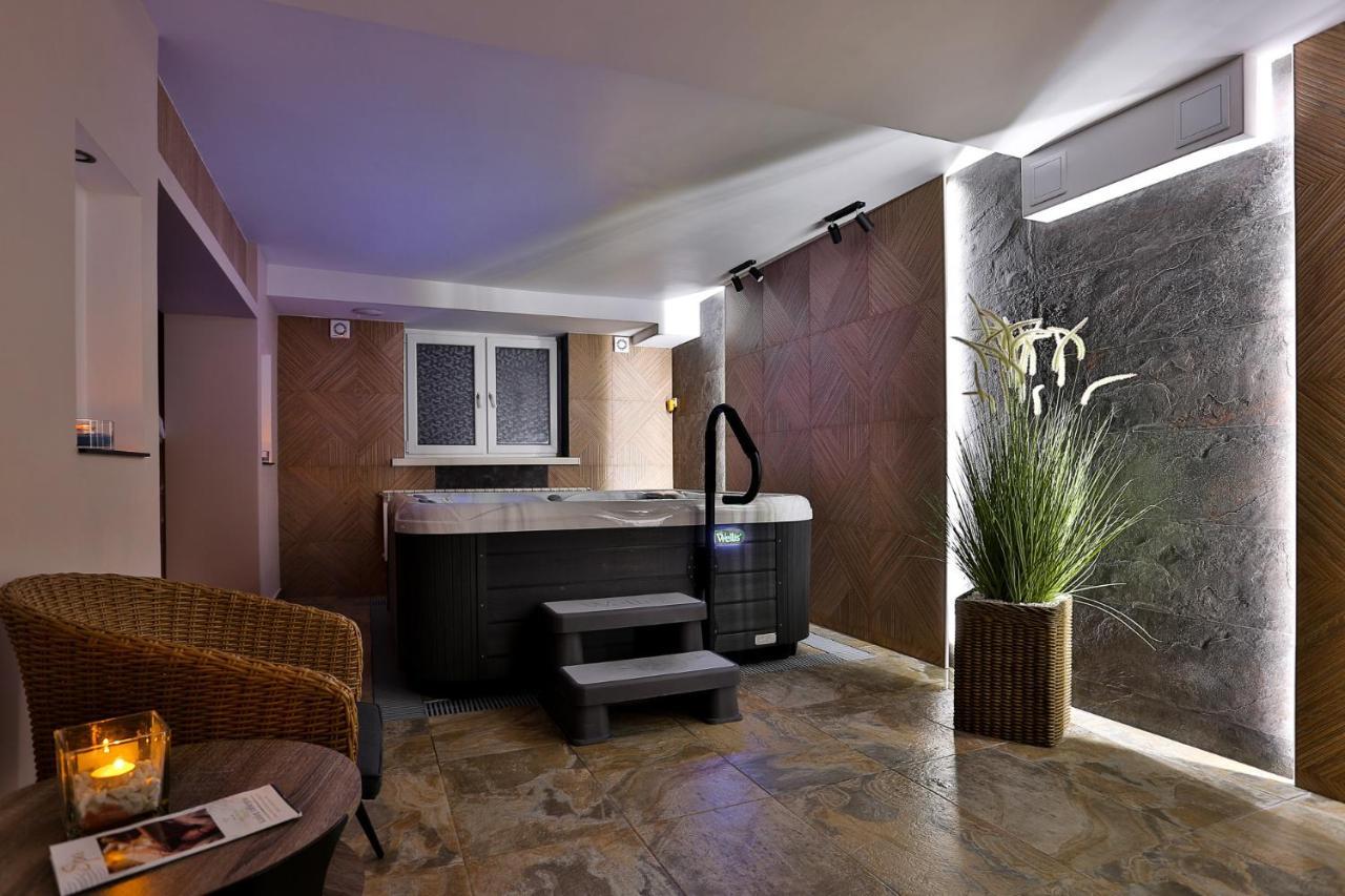 Hotel Wiosna รับกา ภายนอก รูปภาพ