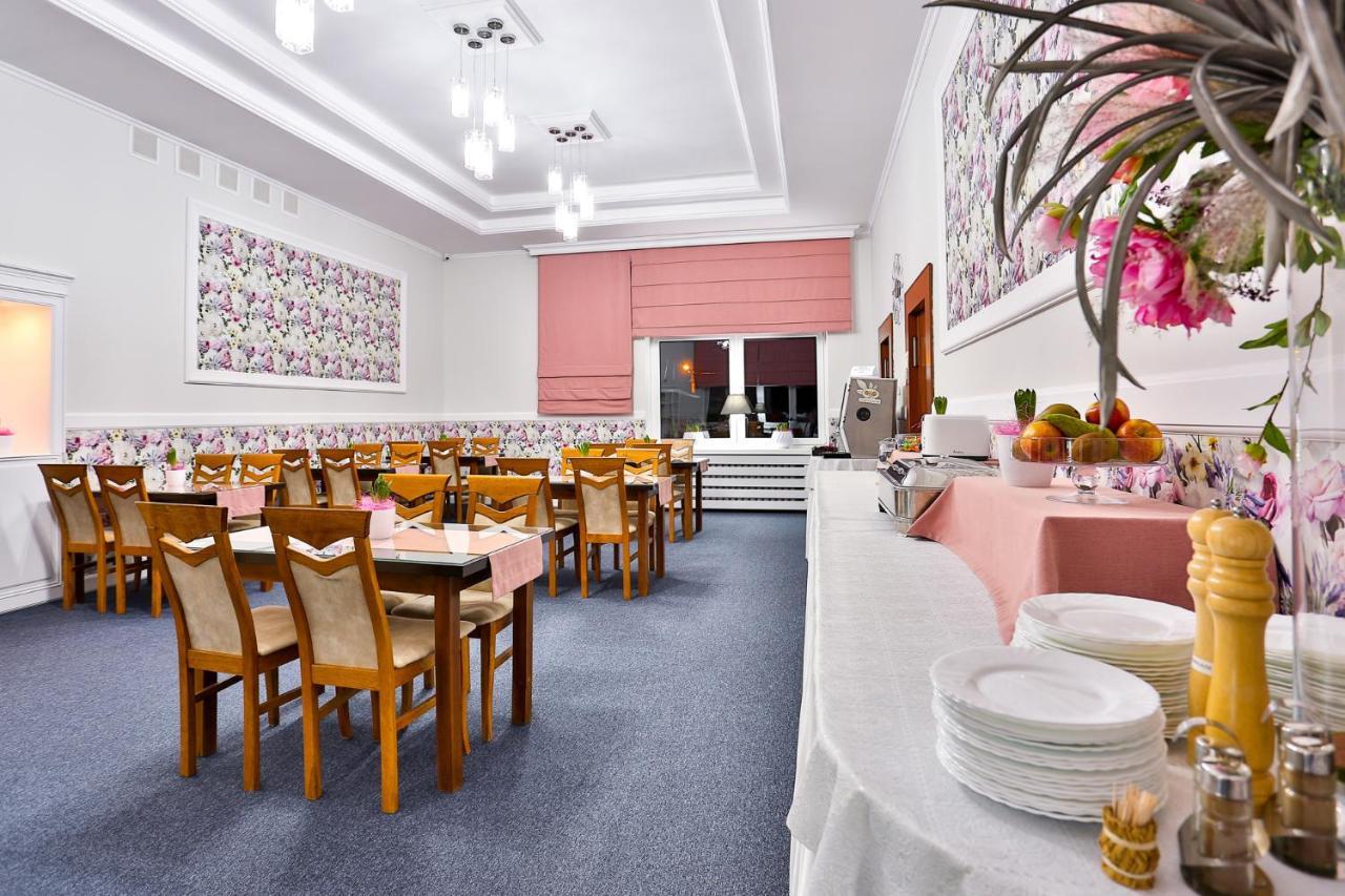 Hotel Wiosna รับกา ภายนอก รูปภาพ